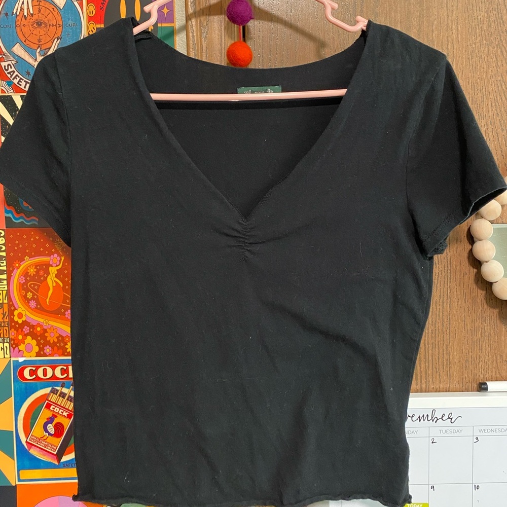 V NECK CROP